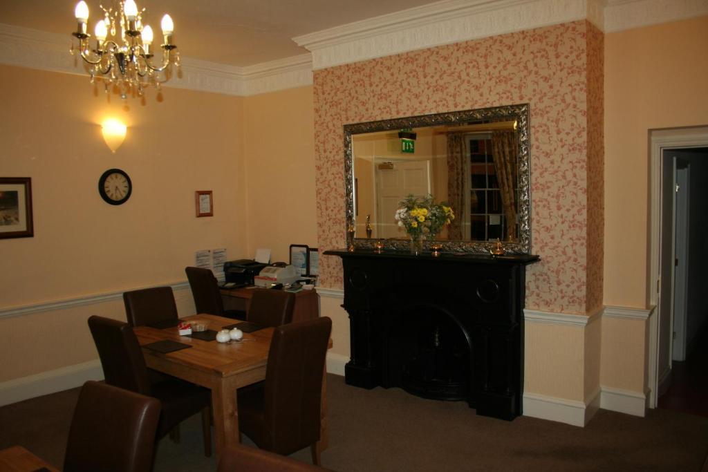 The Trewythen Hotel Llanidloes Bagian luar foto
